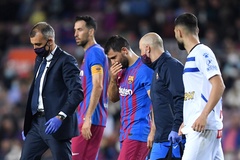 Barca lo lắng sau khi Aguero phải rời sân và nhập viện