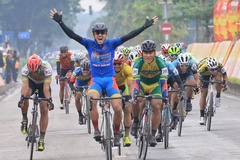 "Vua nước rút" Nguyễn Tấn Hoài xé áo vàng chặng 4 giải đua xe đạp Cúp Truyền hình HTV 2021