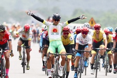 Cua-rơ ngã gãy răng, rách trán vô địch chặng đua dài nhất giải xe đạp Cúp Truyền hình 2022