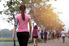 Đi bộ 10 phút sau bữa ăn có tác dụng gì với sức khỏe?