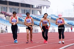 Cặp VĐV Nghệ An thâu tóm đường đua đi bộ nữ 10.000m giải điền kinh trẻ quốc gia 2022