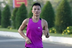 Quán quân VIHM 2023 Đỗ Quốc Luật chinh phục kỷ lục 10 năm liên tiếp vô địch Tiền Phong Marathon