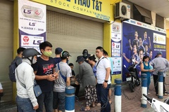 Hà Nội chờ đấu HAGL, phe vé nhộn nhịp cửa sân Hàng Đẫy