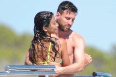 Vợ chồng Messi gây "nhức mắt" với hình ảnh nóng bỏng trong kỳ nghỉ 