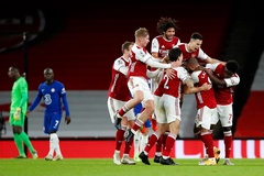 Chiêm ngưỡng Xhaka sút phạt tuyệt đẹp trong trận Arsenal vs Chelsea
