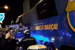 Messi bị CĐV đối thủ dọa giết trước khi Barca thất bại