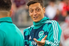 Mesut Ozil chọn đội hình lý tưởng của mình không có cầu thủ Arsenal