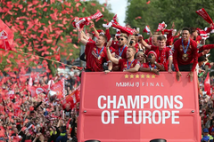 Bao giờ Liverpool diễu hành ăn mừng chức vô địch?
