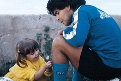 Con gái Maradona với những lời chia tay đầy xúc động