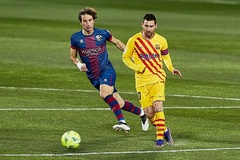 Messi gây choáng với cú sút tệ nhất sự nghiệp trước Huesca