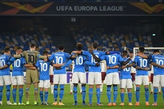Napoli tưởng nhớ Maradona bằng những chiếc áo số 10 gây xúc động