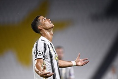 Ronaldo phản ứng như thế nào khi bị loại khỏi Champions League?