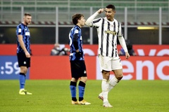 Ronaldo 3 lần bị cứu thua vẫn đưa Juventus vào chung kết