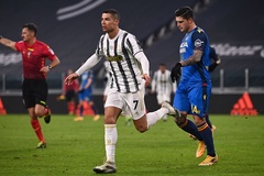 Ronaldo vượt qua kỷ lục của Pele bằng cú đúp cho Juventus