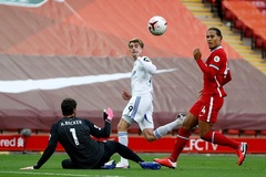 Van Dijk bị huyền thoại Liverpool chỉ trích là “kiêu ngạo”