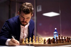 Kết quả bán kết giải cờ vua Legends of Chess ngày 31/7: Carlsen và Nepomniachtchi chiếm ưu thế