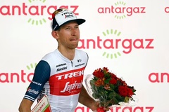 Pogacar giữ áo vàng khi Mollema thắng chặng đua xe đạp Tour de France