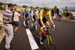 Áo vàng Pogacar hú vía khi Wout Van Aert thắng chặng 11 cuộc đua xe đạp Tour de France