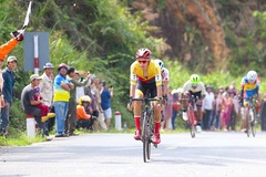 Loic Desriac của Bike Life Đồng Nai thắng nhẹ nhàng chặng 19 của Cuộc đua xe đạp tranh Cúp Truyền hình TP.HCM lần thứ 33-2021
