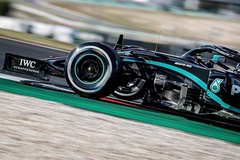 Lewis Hamilton chiếm pole tại Bồ Đào Nha