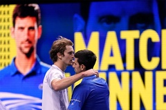 Kết quả Djokovic vs Zverev: Số 1 thế giới vào bán kết ATP Finals 2020