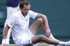 Kết quả tennis Wimbledon mới nhất: Các sao nữ lập lại trật tự, Federer gặp may do Medvedev bị loại sốc!