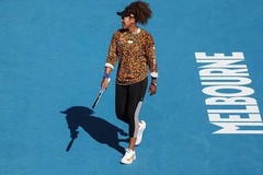 Sao tennis nữ Naomi Osaka thắng nỗi sợ hãi khi khởi động cho Australian Open