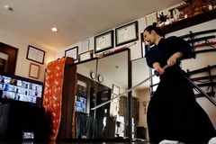 Huấn luyện Samurai online: Olympic cấm khách nước ngoài không thể ngăn người Nhật nghĩ cách kiếm tiền!