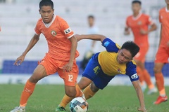 Cầu thủ U23 Việt Nam ghi bàn từ khoảng cách 40m ở ngày khai màn hạng Nhất