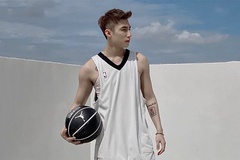 Sơn Tùng M-TP lên đồ bóng rổ cùng giày cực ngầu, rapper Phương "Kào" lập tức thách đấu