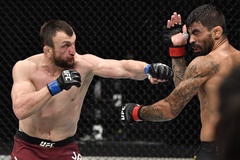 UFC 251: Võ sĩ Wushu giành chiến thắng trước võ sĩ Capoeira sát sao