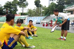 “Người lớn” hành xử ra sao khi cầu thủ trẻ Việt cá độ?