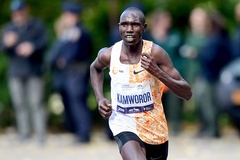 Sao marathon Kenya, đồng hương Eliud Kipchoge bị xe máy đâm khi chạy