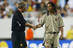 MU chuẩn bị áo đấu cho Ronaldinho vì ngỡ mua được vào hè 2003