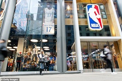 Thuê cửa hàng không trả tiền, NBA bị chủ nhà đưa ra toà