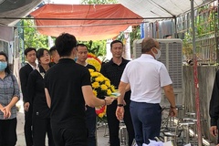 HLV Park Hang Seo đến chia buồn với gia đình Vũ Văn Thanh