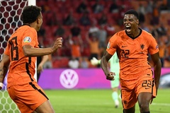 Dumfries sánh ngang Van Nistelrooy sau khi ghi bàn cho Hà Lan