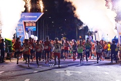 Ho Chi Minh City Night Run Eximbank 2024 khai cuộc với cự ly bán marathon hấp dẫn