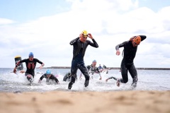 Kỳ lạ gần 60 VĐV bị ốm, tiêu chảy khi tham dự giải triathlon vô địch thế giới 2023 ở Anh