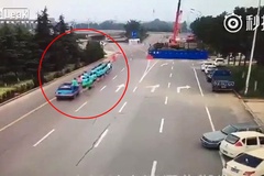 VIDEO: Bị ô tô cán hàng loạt khi chạy bộ - Ám ảnh từ những vụ tông xe