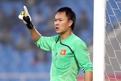 Thủ môn Dương Hồng Sơn khuyên thầy Park muốn có điểm nên để cầu thủ này dự bị