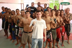 Hợp đồng UFC - Reebok đã hủy diệt MMA Brazil