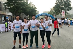 Lê Tú Chinh và dàn sao điền kinh TPHCM "mướt mồ hôi" chạy 5km HCMC Marathon 2019