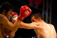 Vì sao các võ sĩ Muay Thái cần luyện thêm Boxing?
