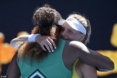 Australian Open: Serena Williams lo dỗ đối thủ, ai an ủi Venus Williams?