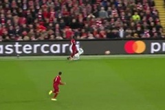 Người hâm mộ Liverpool la ó sao trẻ Bayern vì hành động kém fair-play