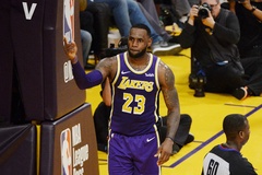 LeBron James sắm vai anh cả, bảo vệ "đàn con thơ" tại LA Lakers
