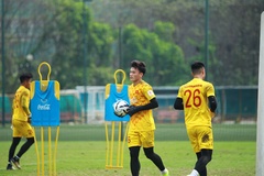 Thủ môn Bùi Tiến Dũng bị đe dọa vị trí tại U23 Việt Nam