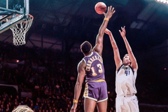 Nhẹ nhàng thực hiện cú ném đậm chất thương hiệu, Dirk Nowiztki trở lại Top 6 tay ghi điểm vĩ đại nhất NBA