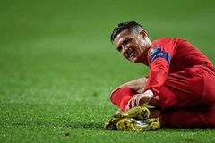 Tình huống Ronaldo thoát chấn thương khiến CĐV Juventus và Bồ Đào Nha toát mồ hôi